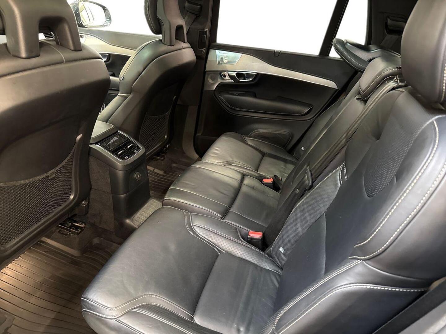 VOLVO XC90 2021