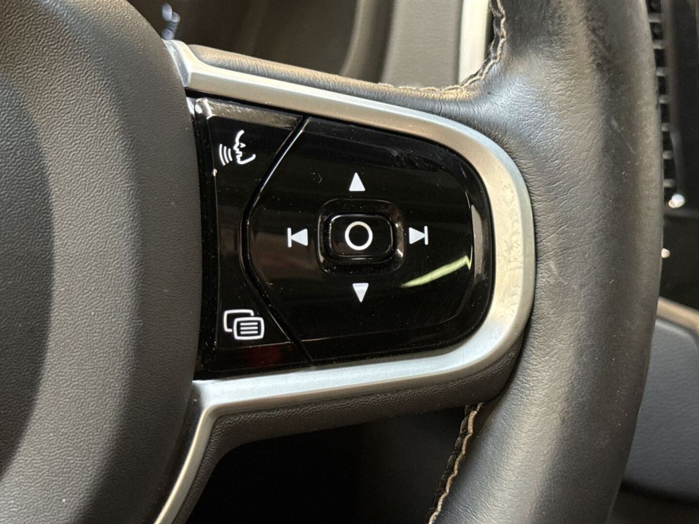VOLVO XC90 2021