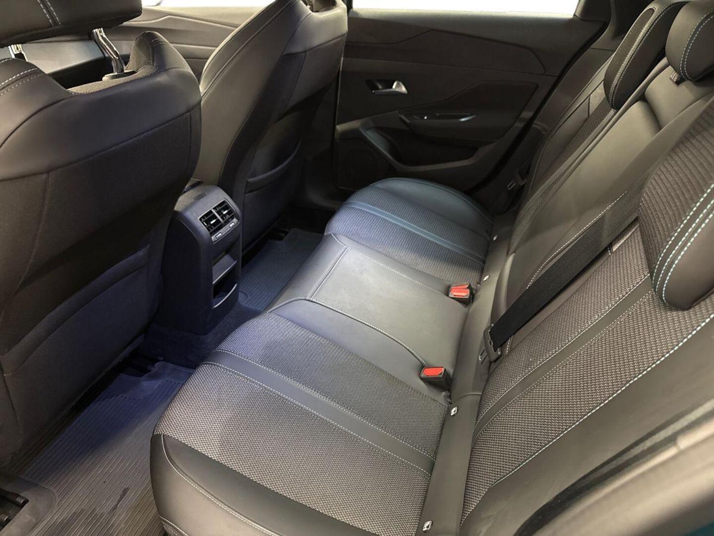 PEUGEOT 308 10