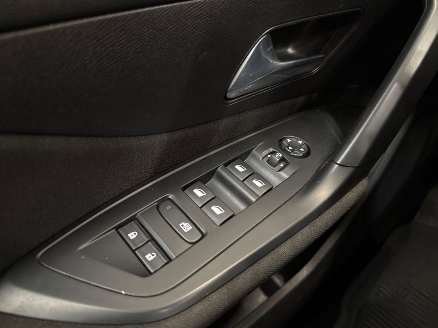 PEUGEOT 308 27