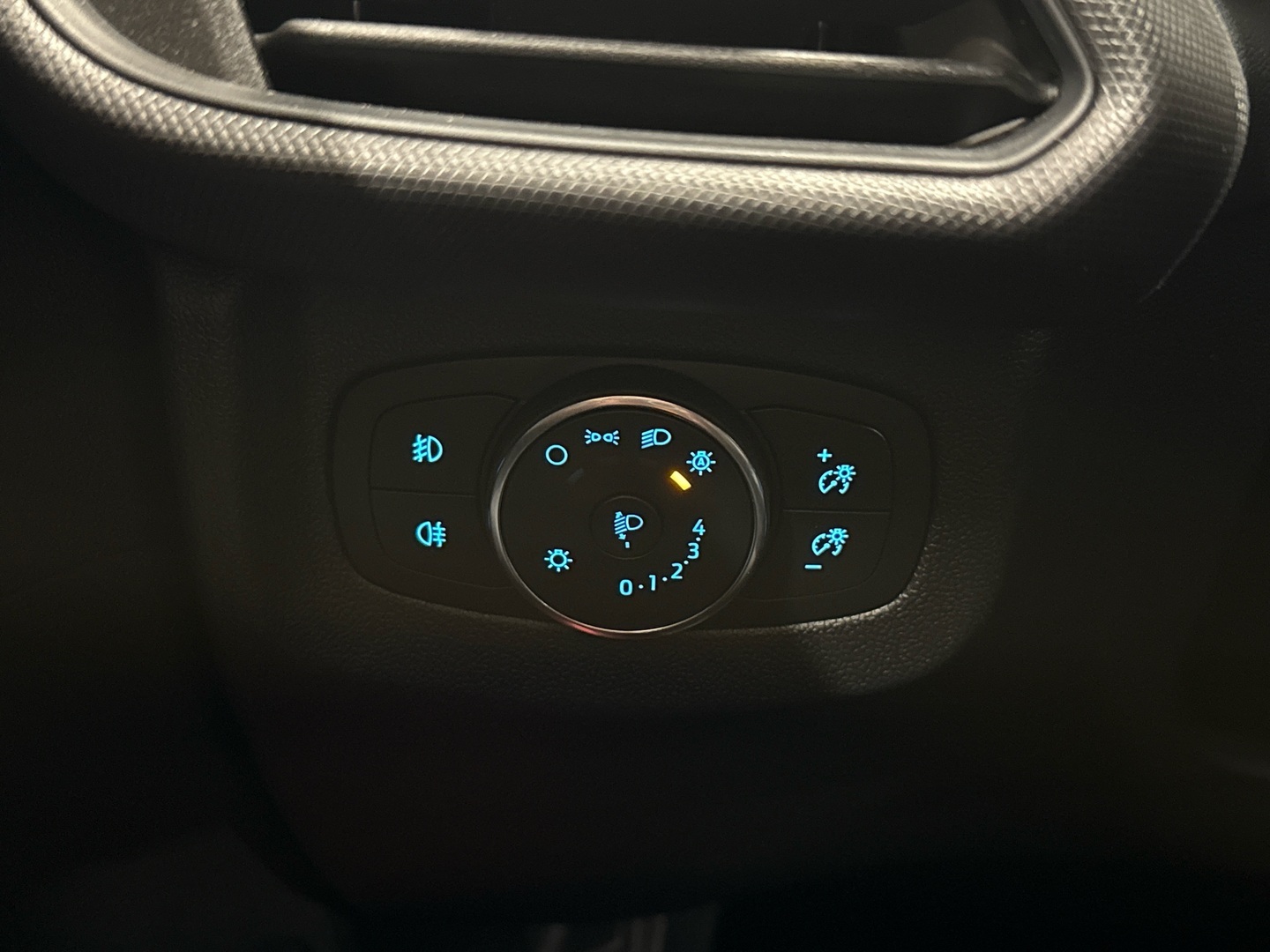 FORD Tourneo Courier 2025