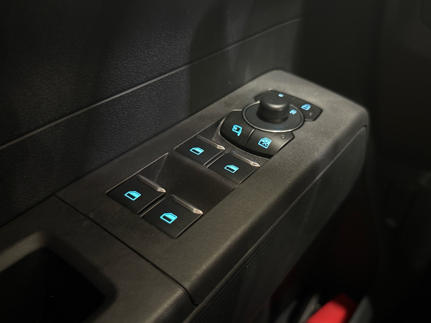 FORD Tourneo Courier 2025