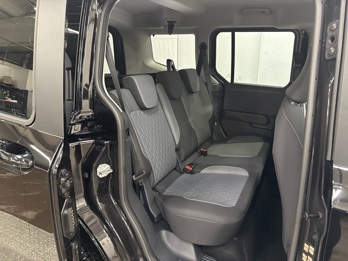FORD Tourneo Courier 2025