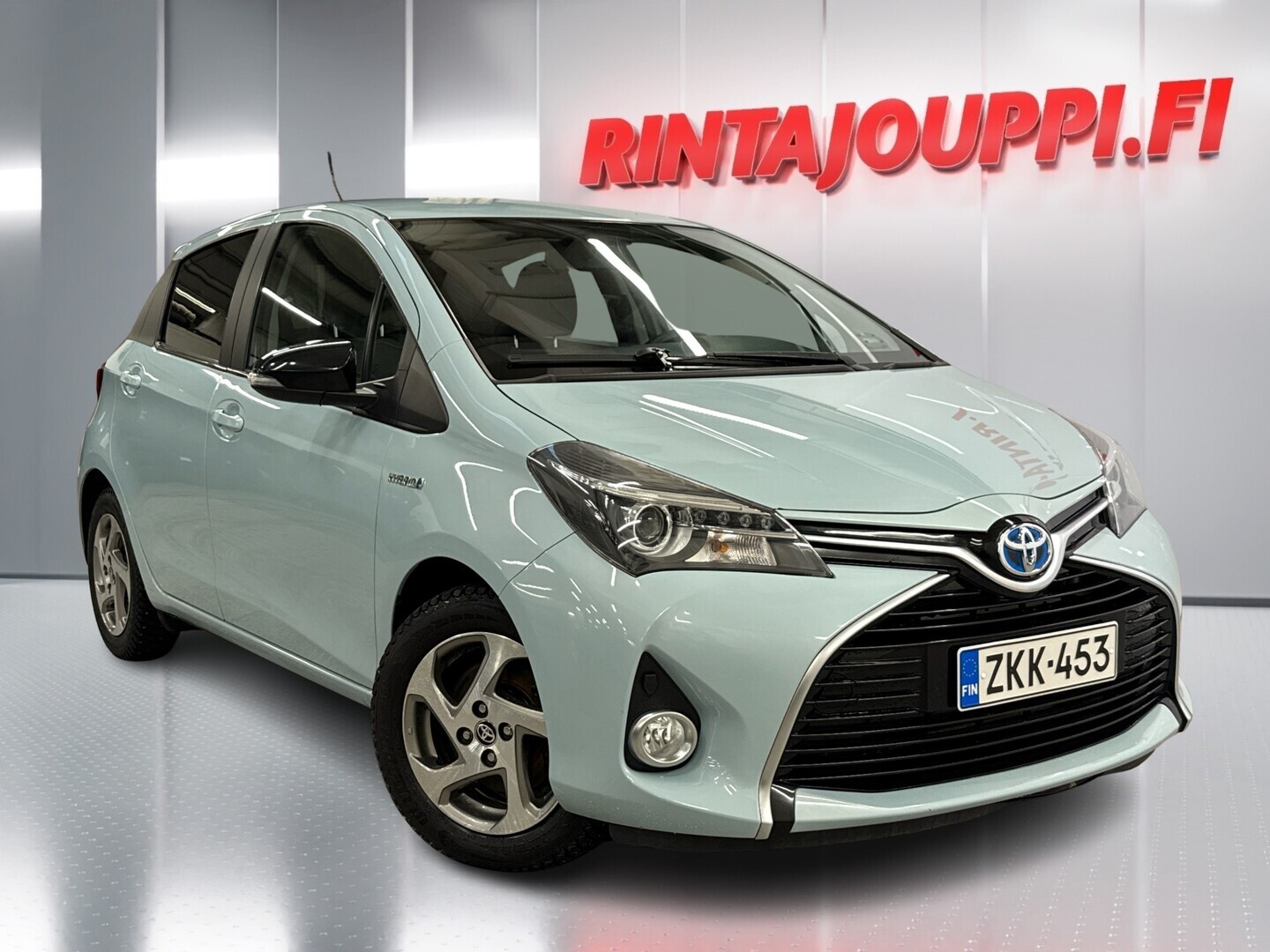 TOYOTA Yaris 2015