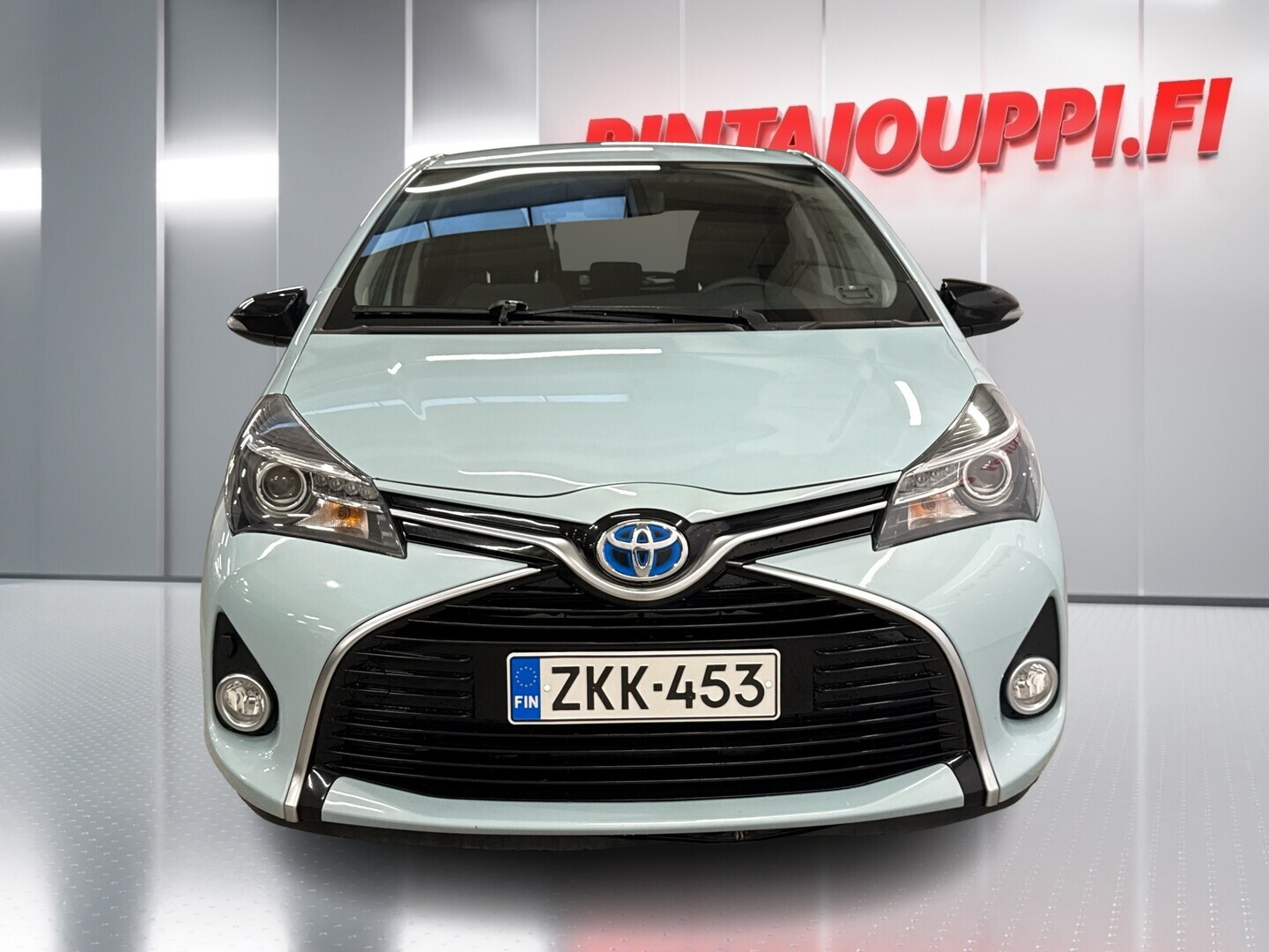TOYOTA Yaris 2015