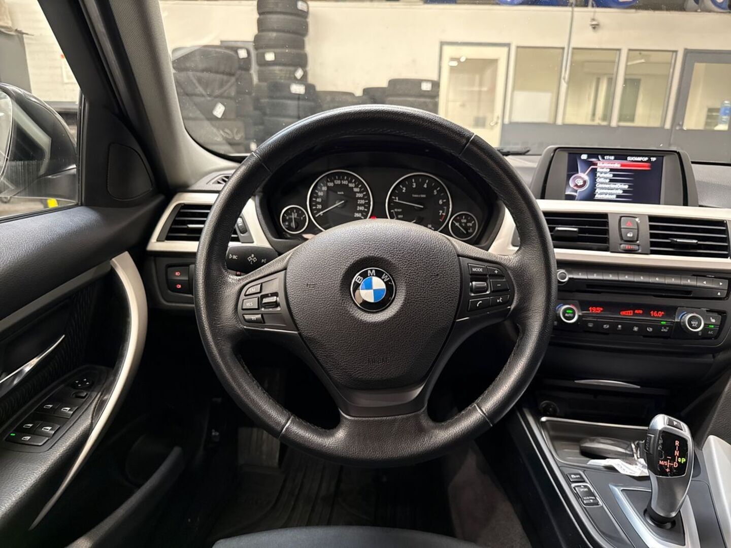 BMW 320 2015