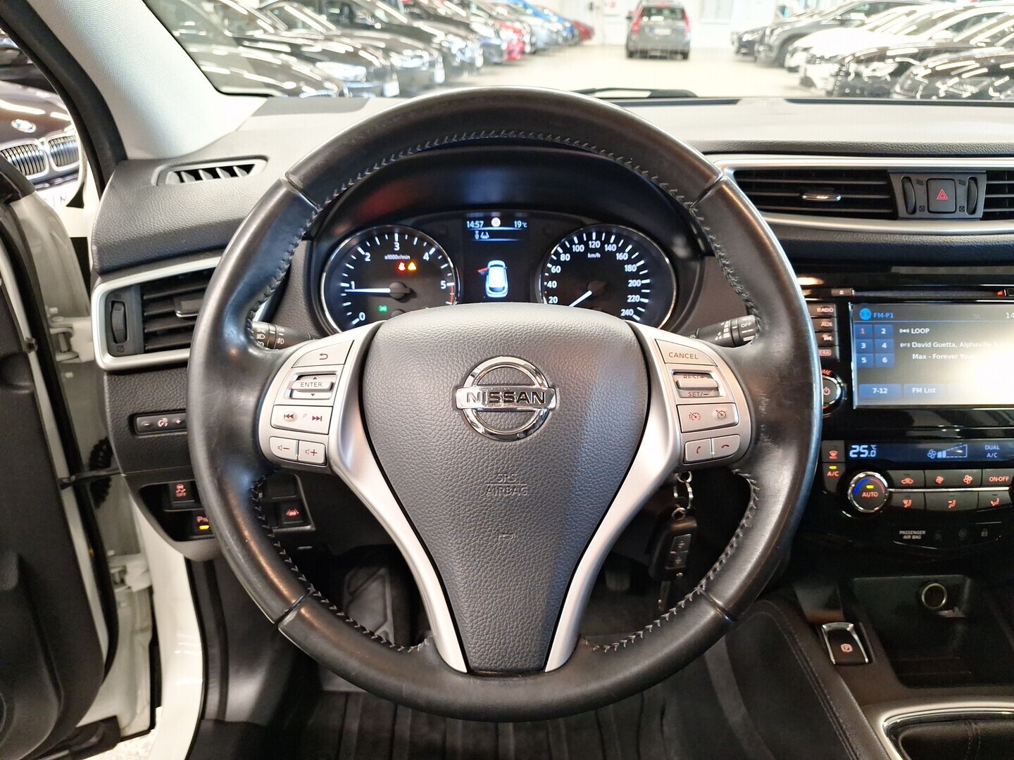 NISSAN Qashqai 2015