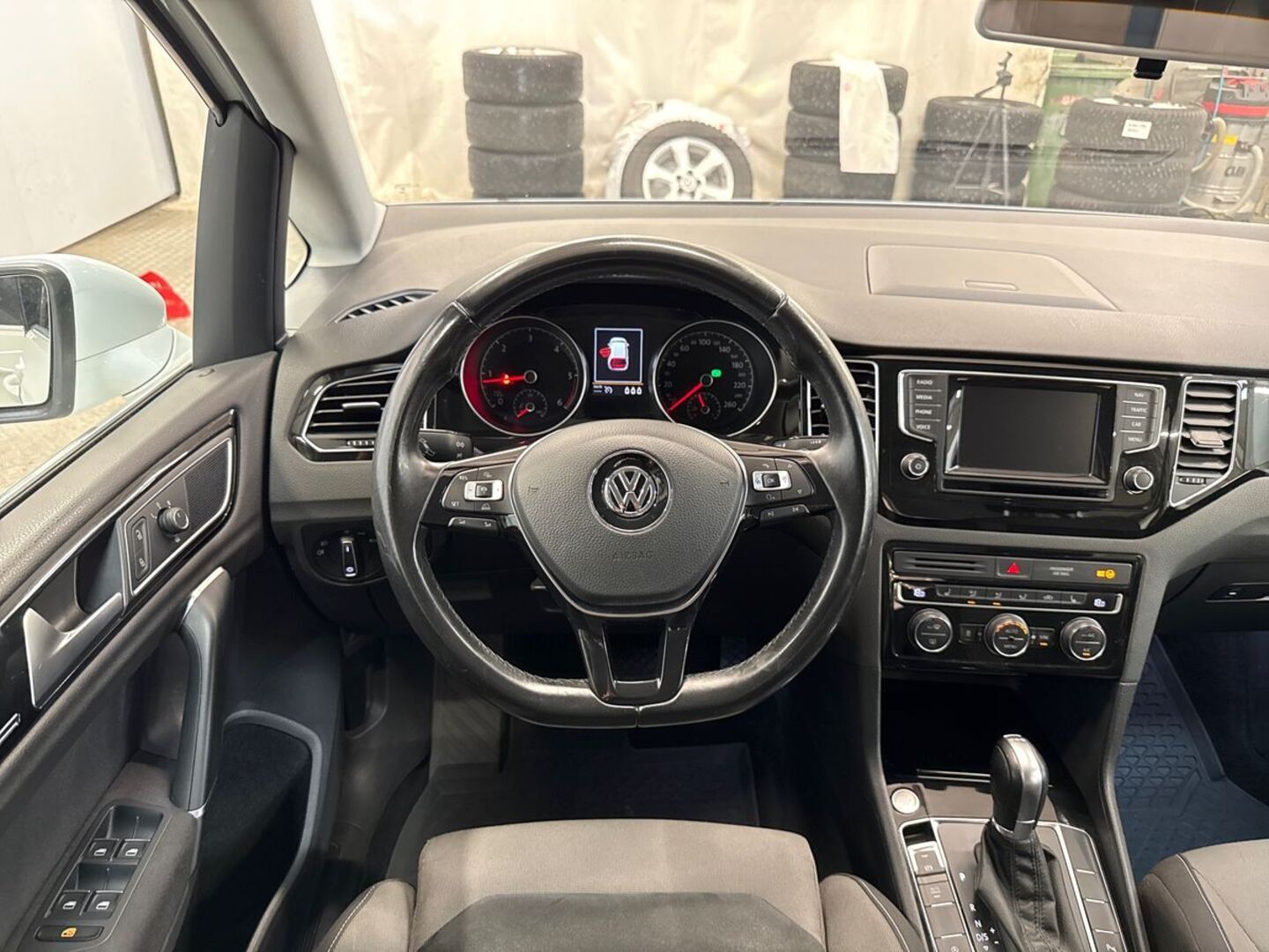 VOLKSWAGEN Golf Sportsvan 2015