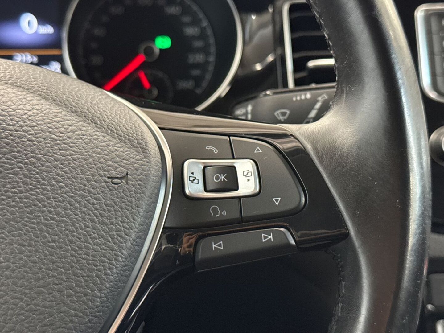 VOLKSWAGEN Golf Sportsvan 2015