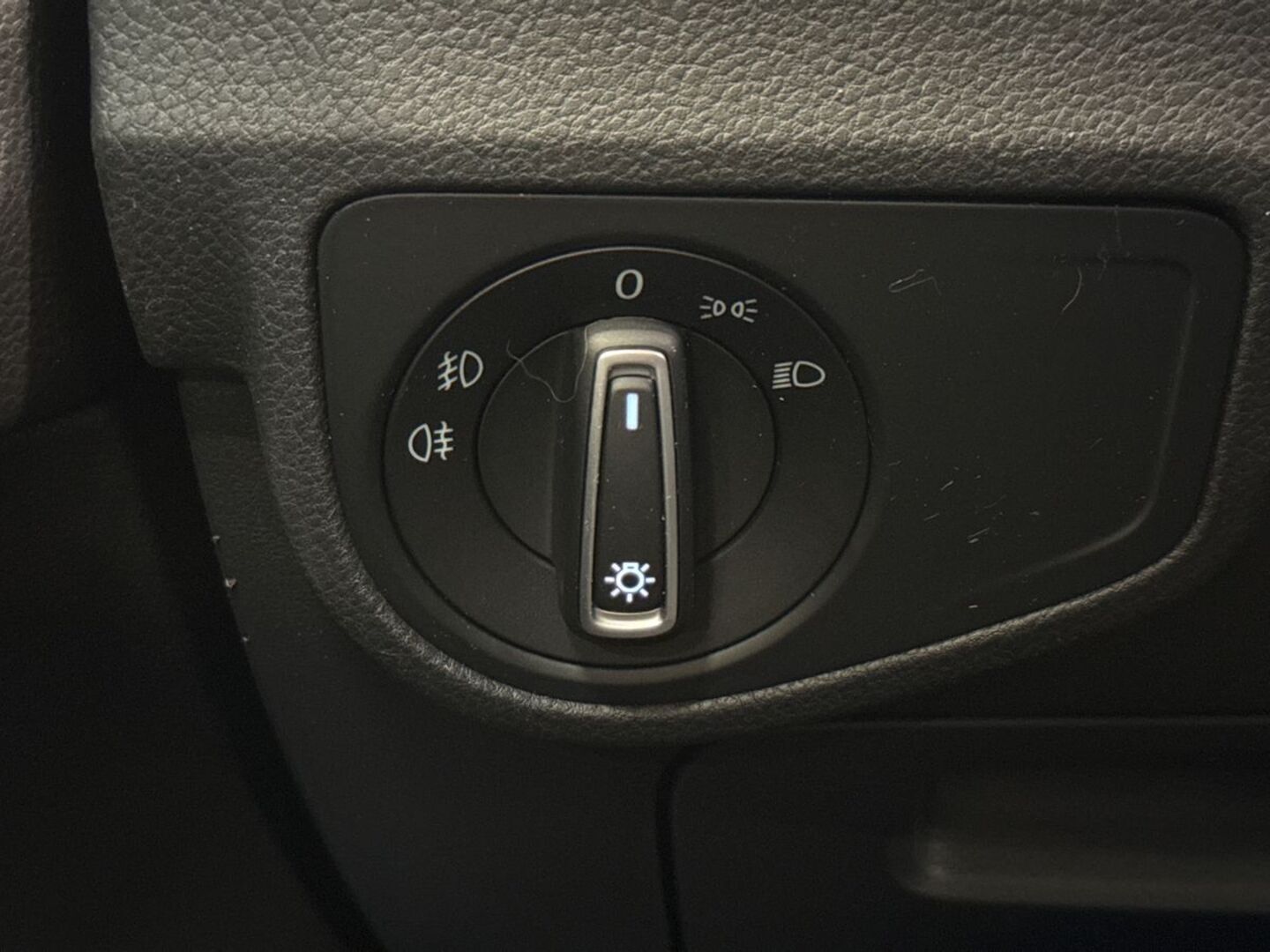 VOLKSWAGEN Golf Sportsvan 2015
