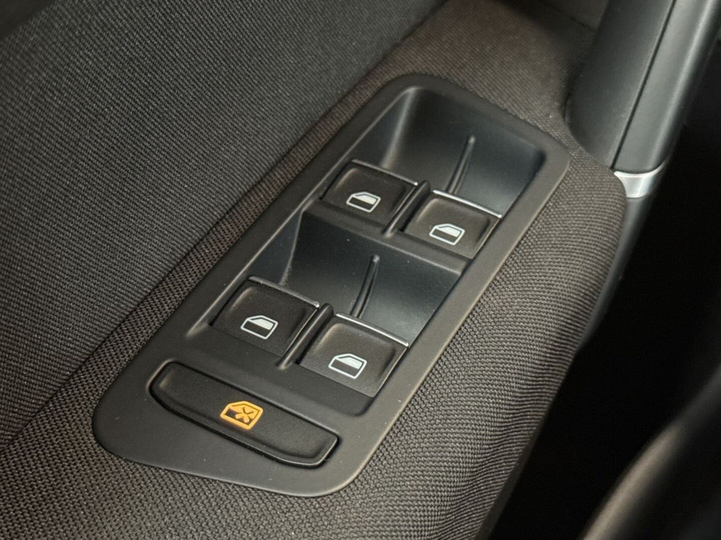 VOLKSWAGEN Golf Sportsvan 2015