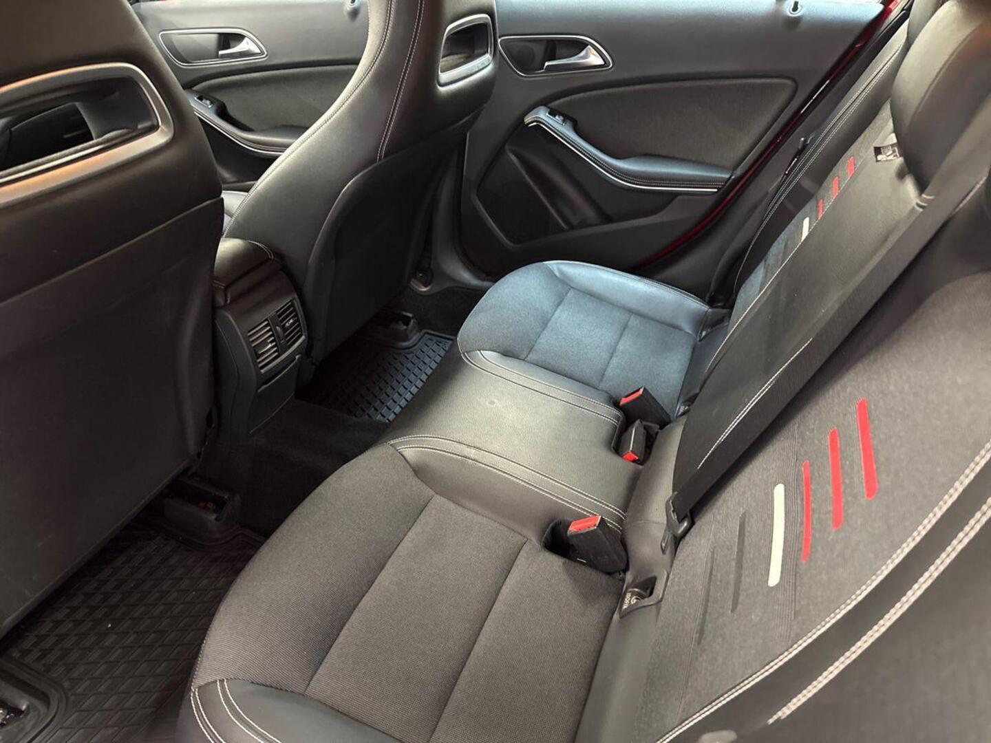 MERCEDES-BENZ A 2016