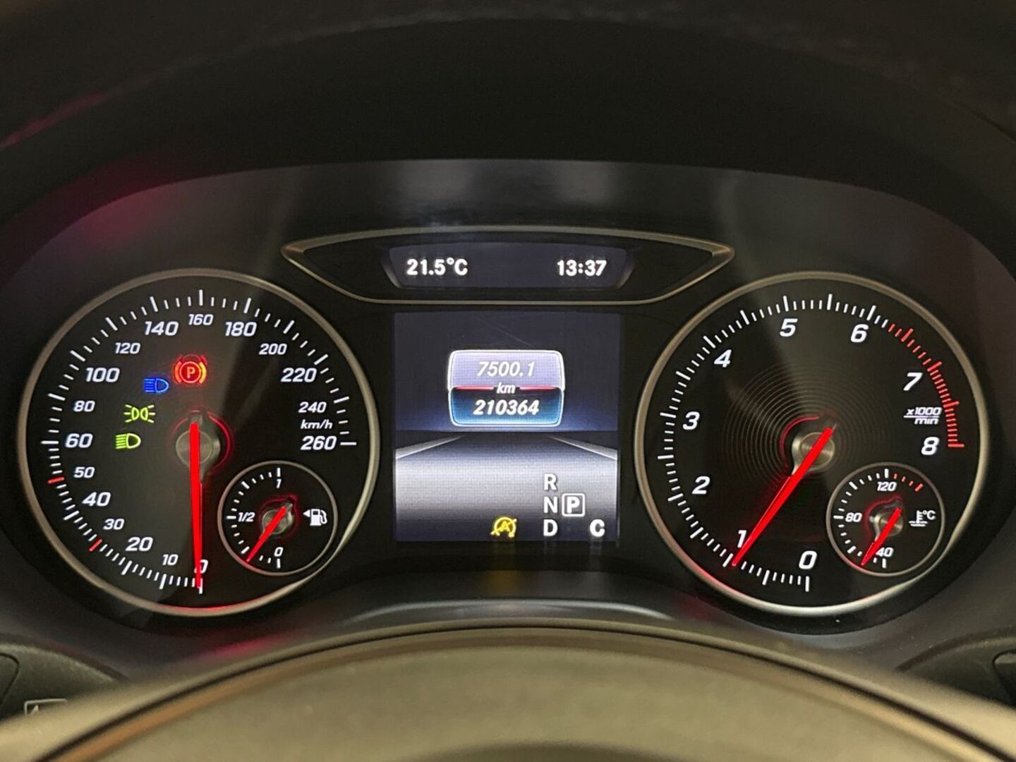 MERCEDES-BENZ A 2016