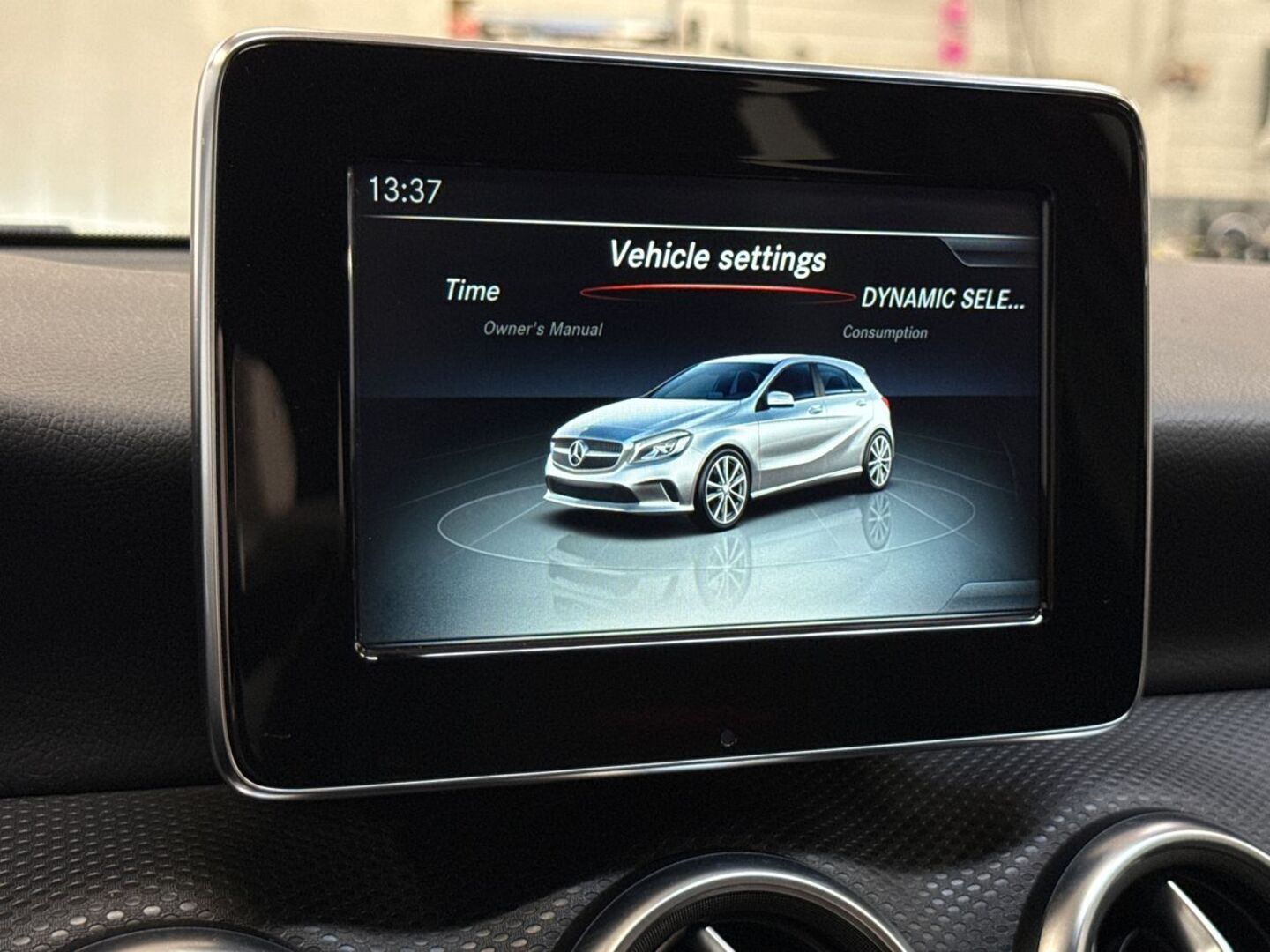 MERCEDES-BENZ A 2016