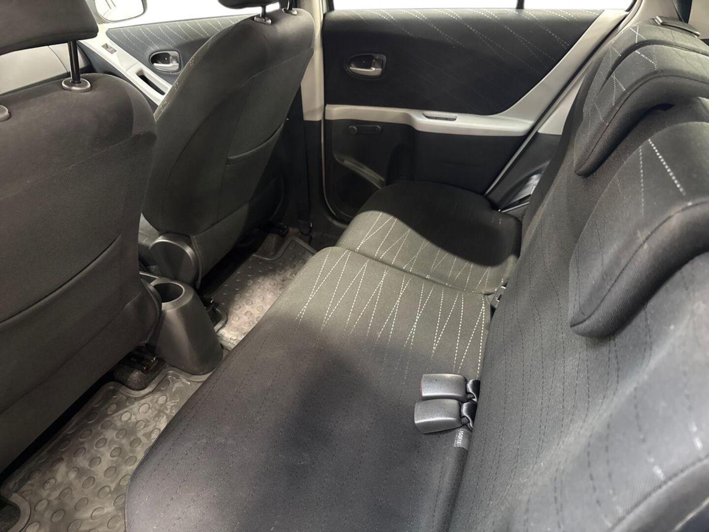 TOYOTA Yaris 2008