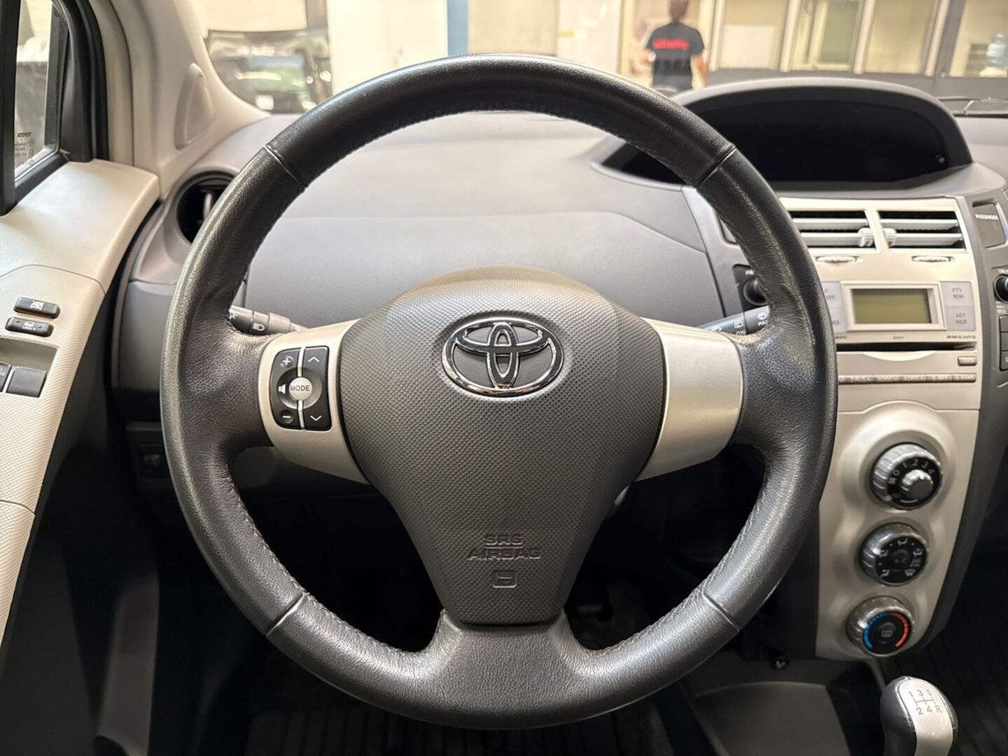 TOYOTA Yaris 2008