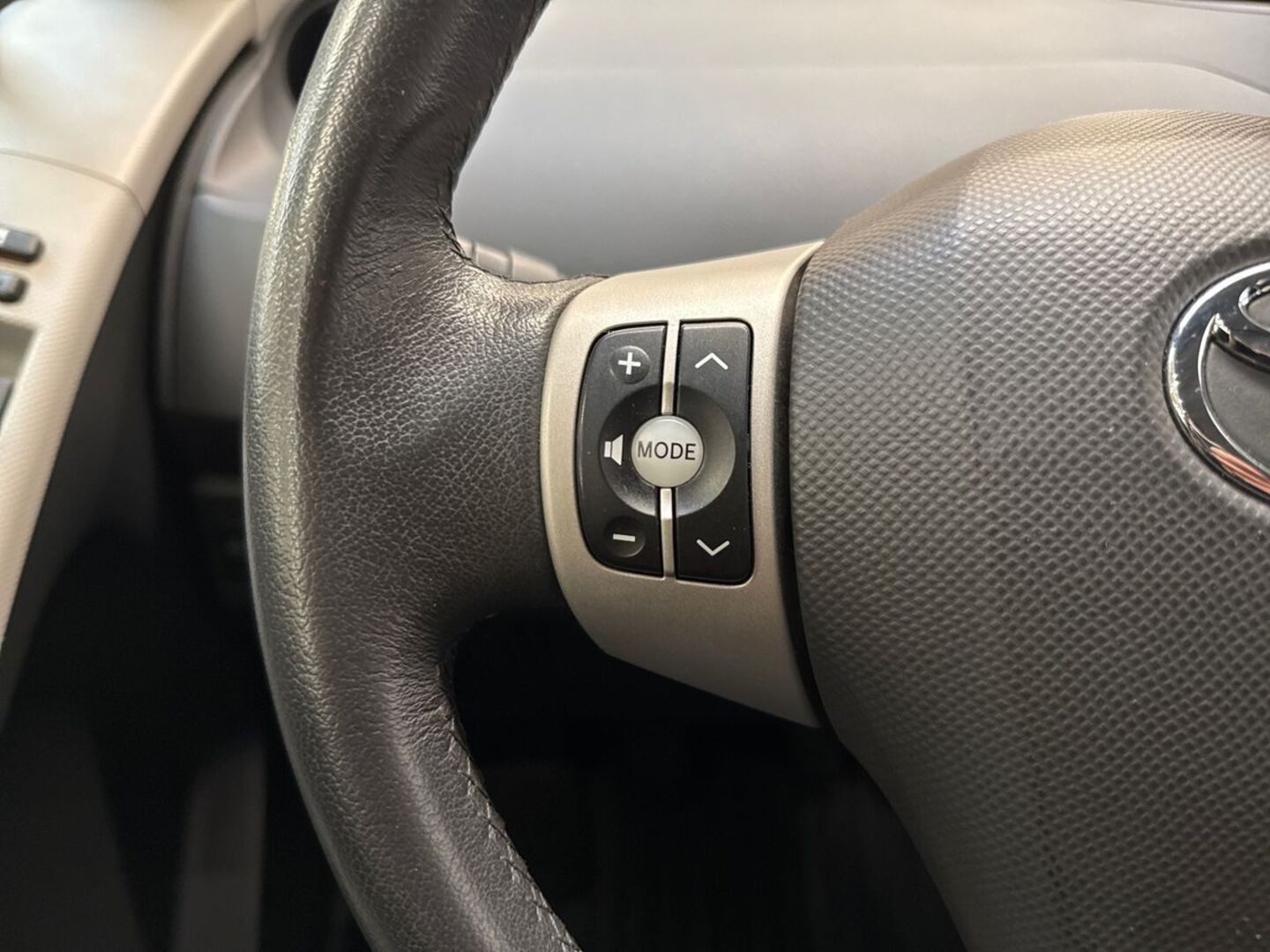 TOYOTA Yaris 2008
