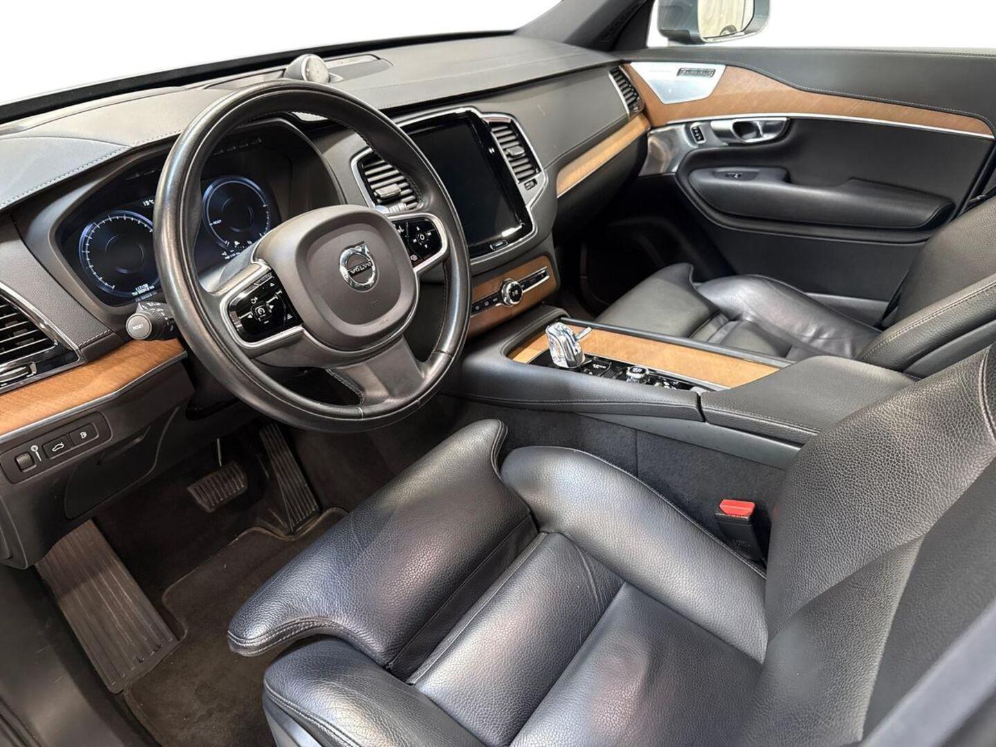 VOLVO XC90 2019
