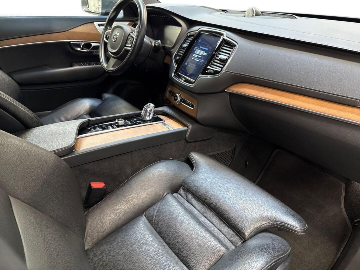 VOLVO XC90 2019