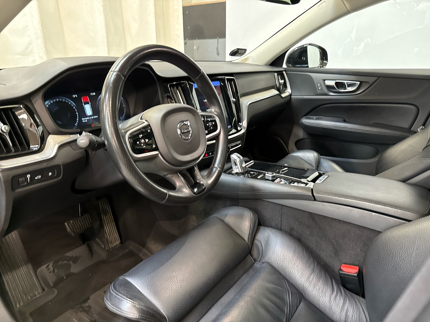 VOLVO V60 2019