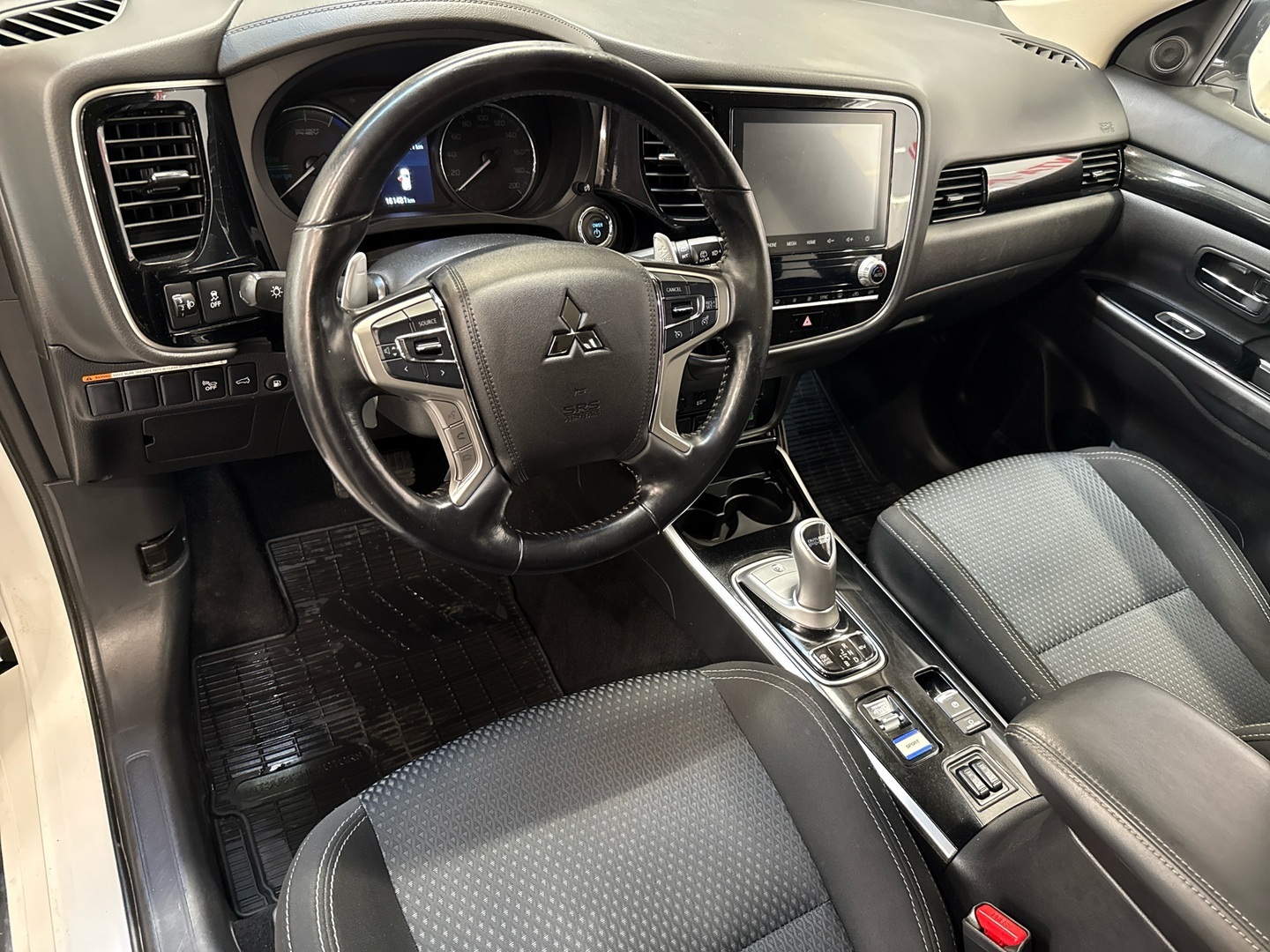 MITSUBISHI Outlander PHEV 2020