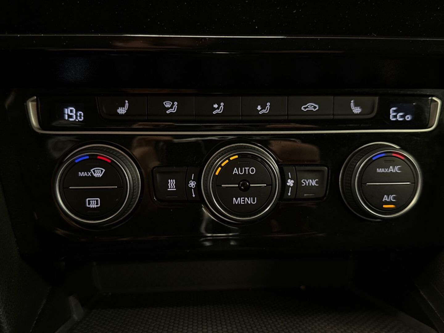 VOLKSWAGEN Passat 2020