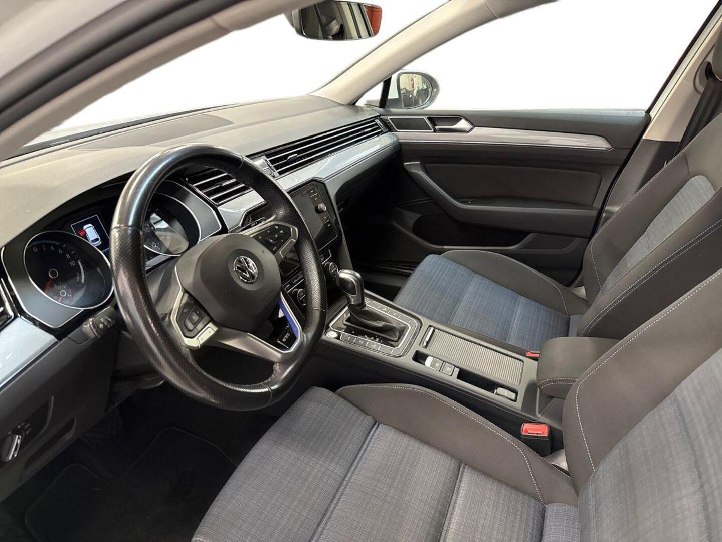 VOLKSWAGEN Passat 2020