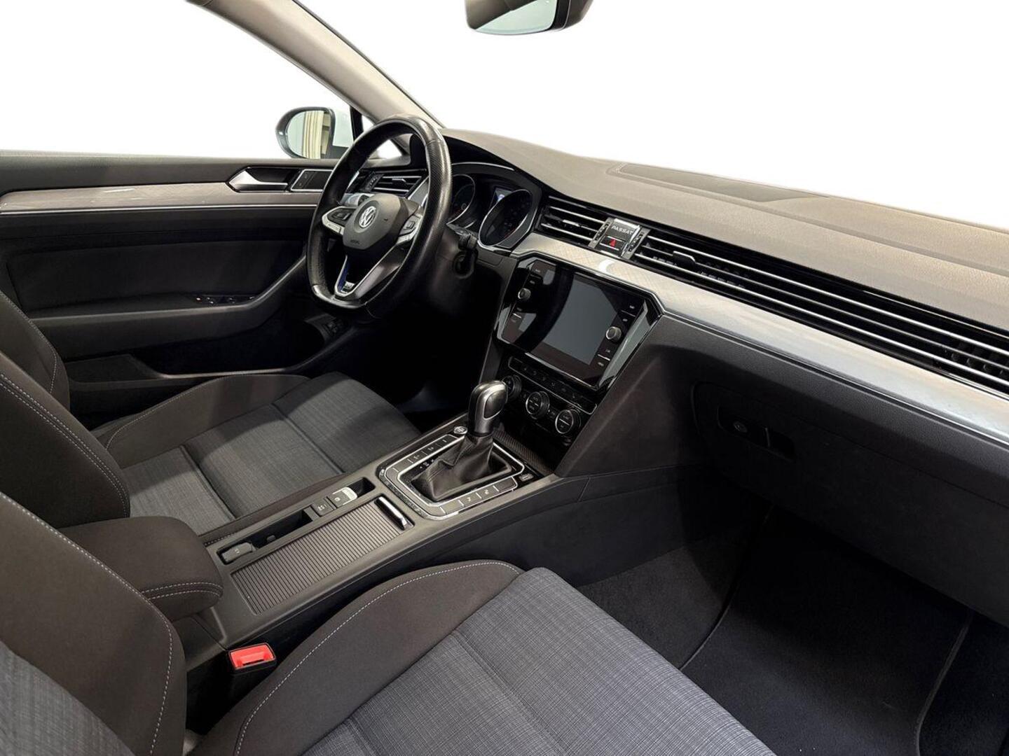 VOLKSWAGEN Passat 2020