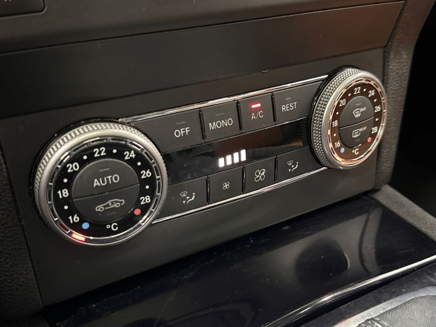 MERCEDES-BENZ GLK 2012