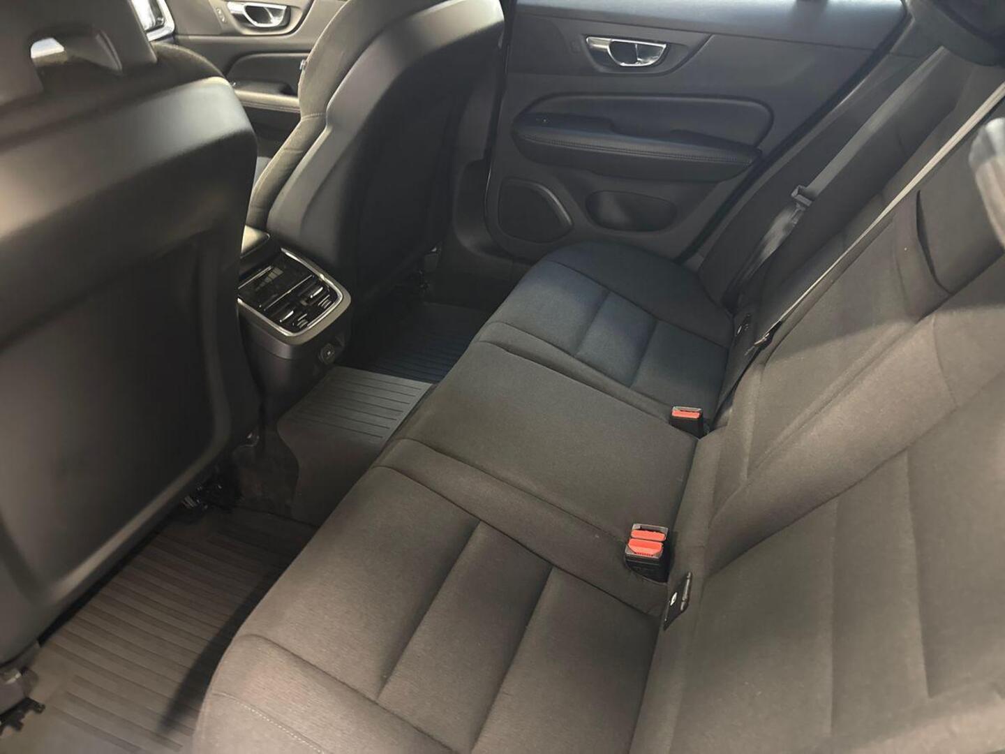 VOLVO V60 Cross Country 10