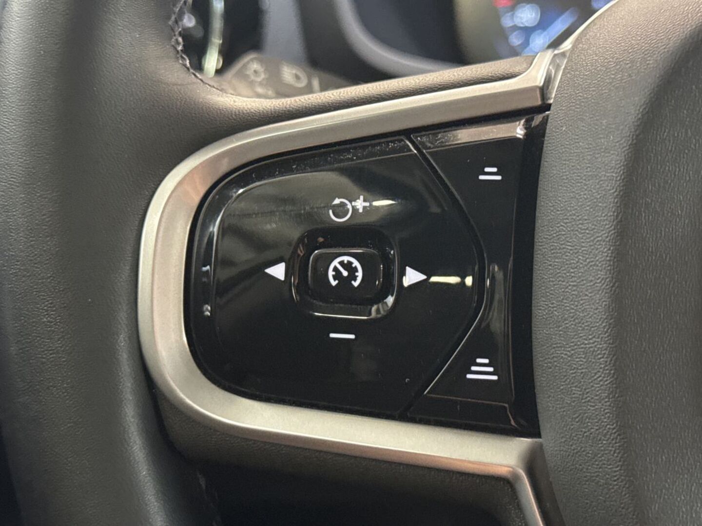 VOLVO V60 Cross Country 22