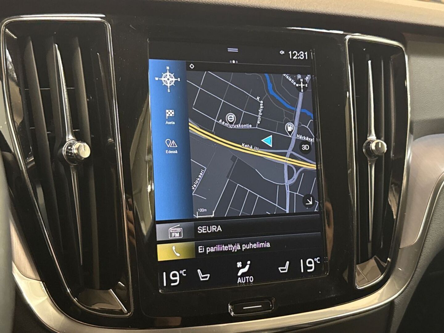 VOLVO V60 Cross Country 24