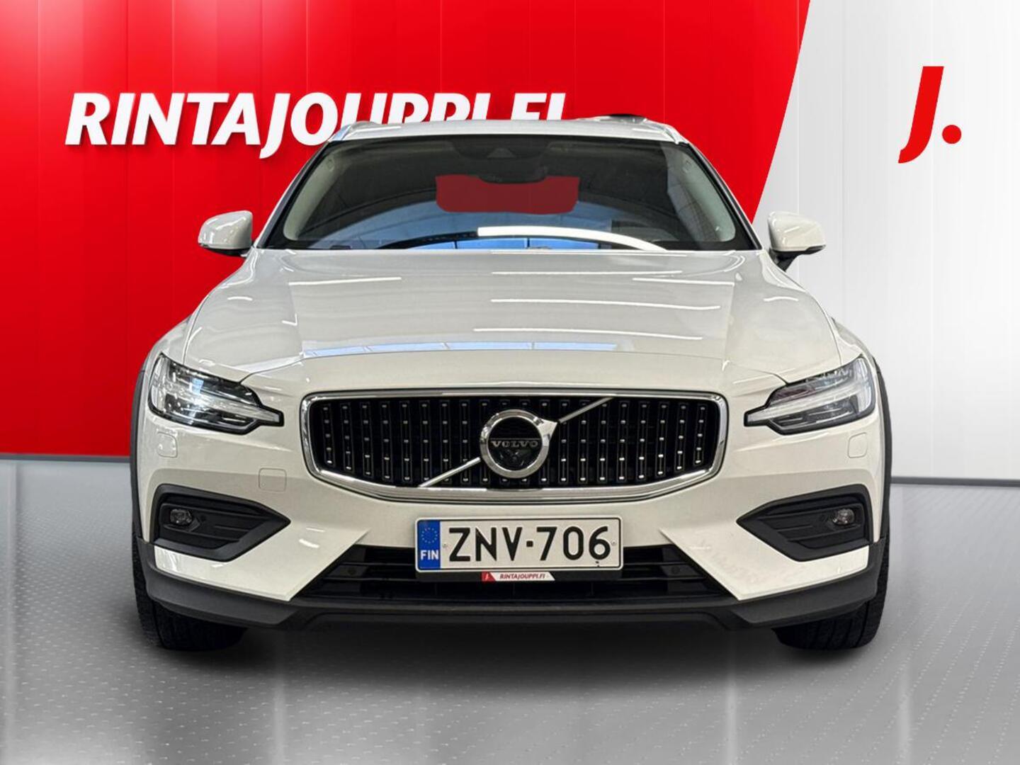 VOLVO V60 Cross Country 3