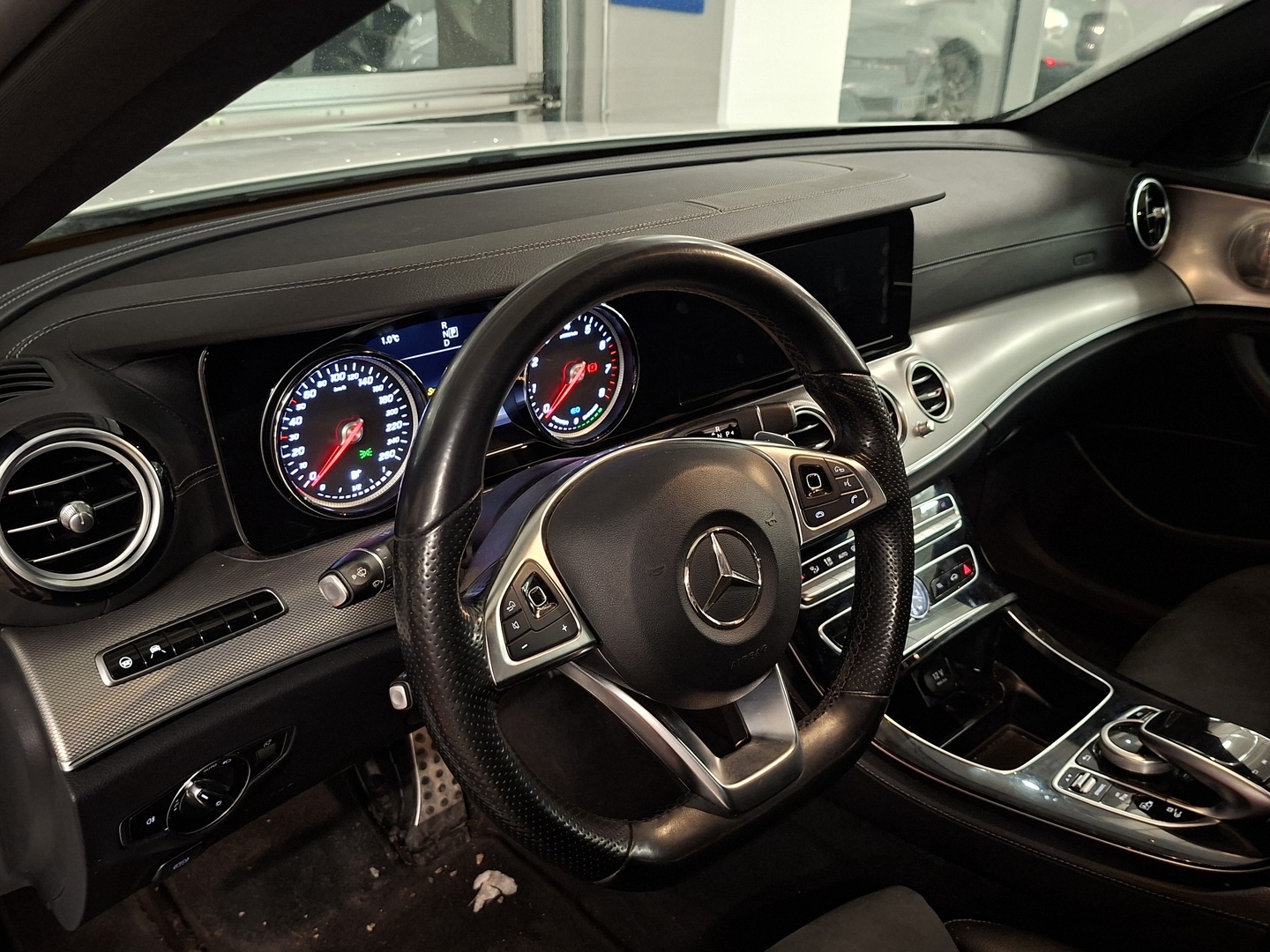 MERCEDES-BENZ E 2018