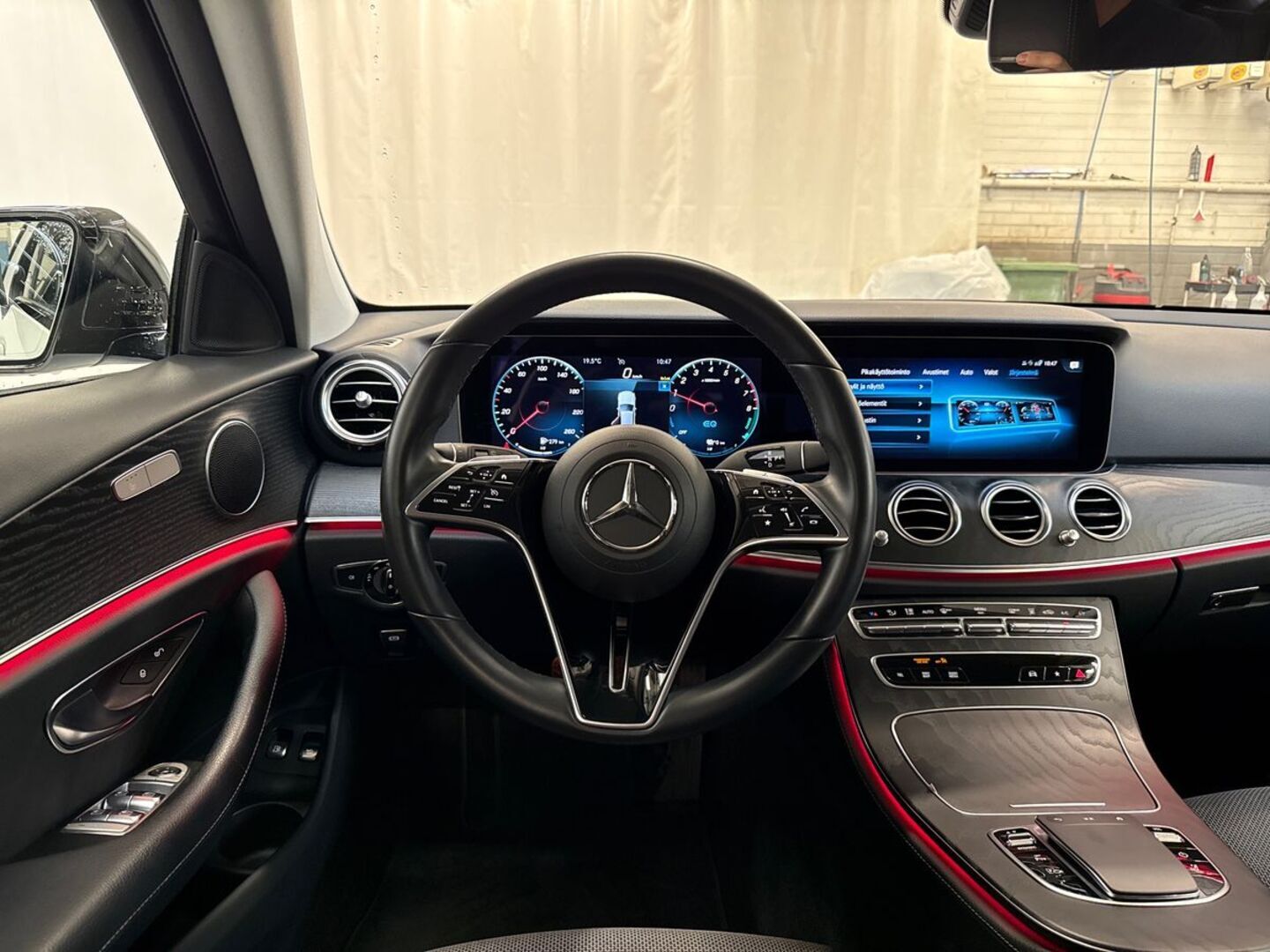 MERCEDES-BENZ E 2023