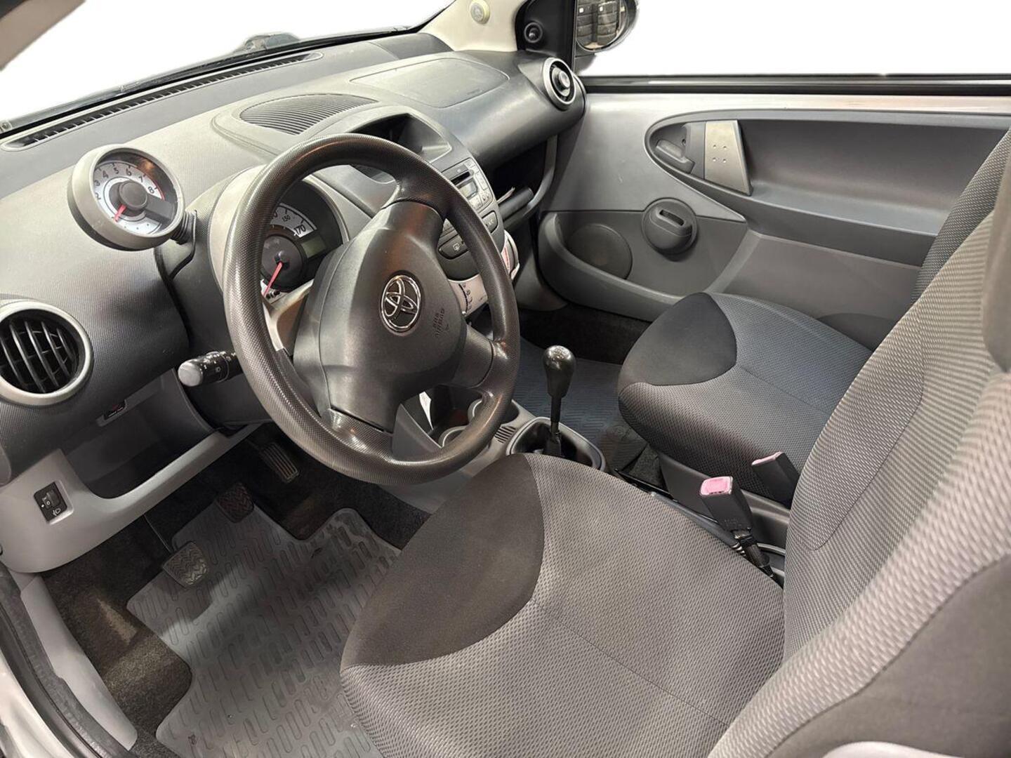 TOYOTA AYGO 7