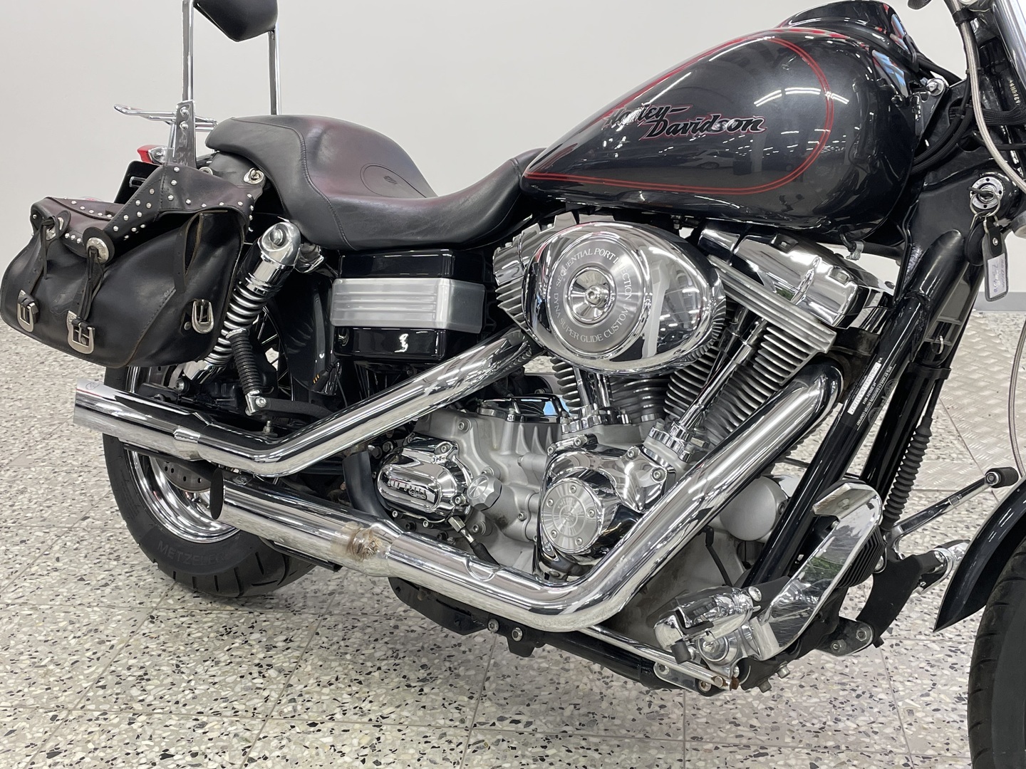 HARLEY-DAVIDSON DYNA 2006