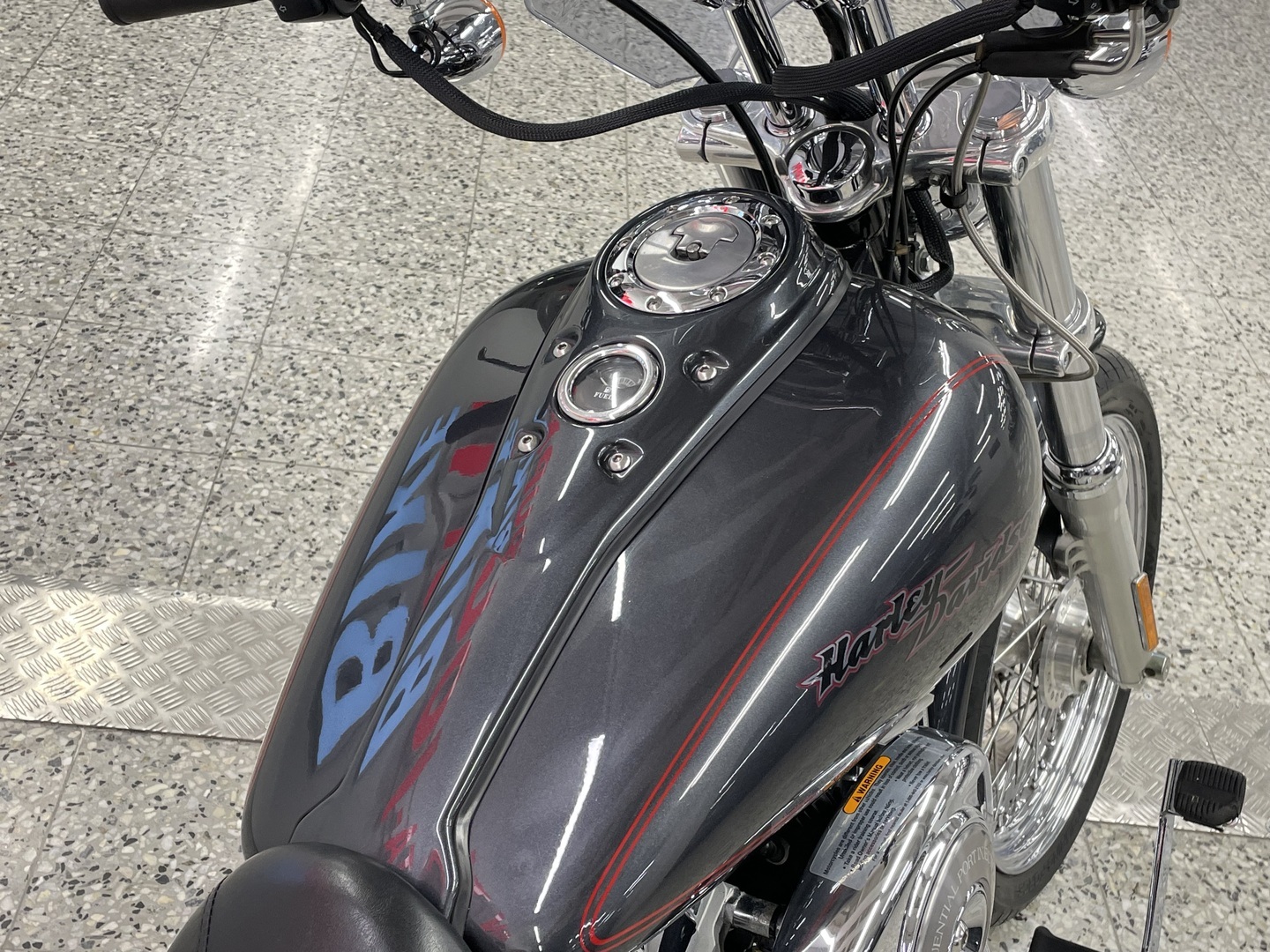 HARLEY-DAVIDSON DYNA 2006
