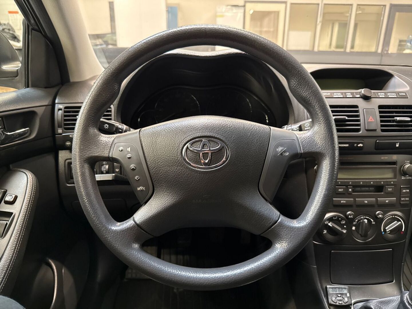 TOYOTA Avensis 2004