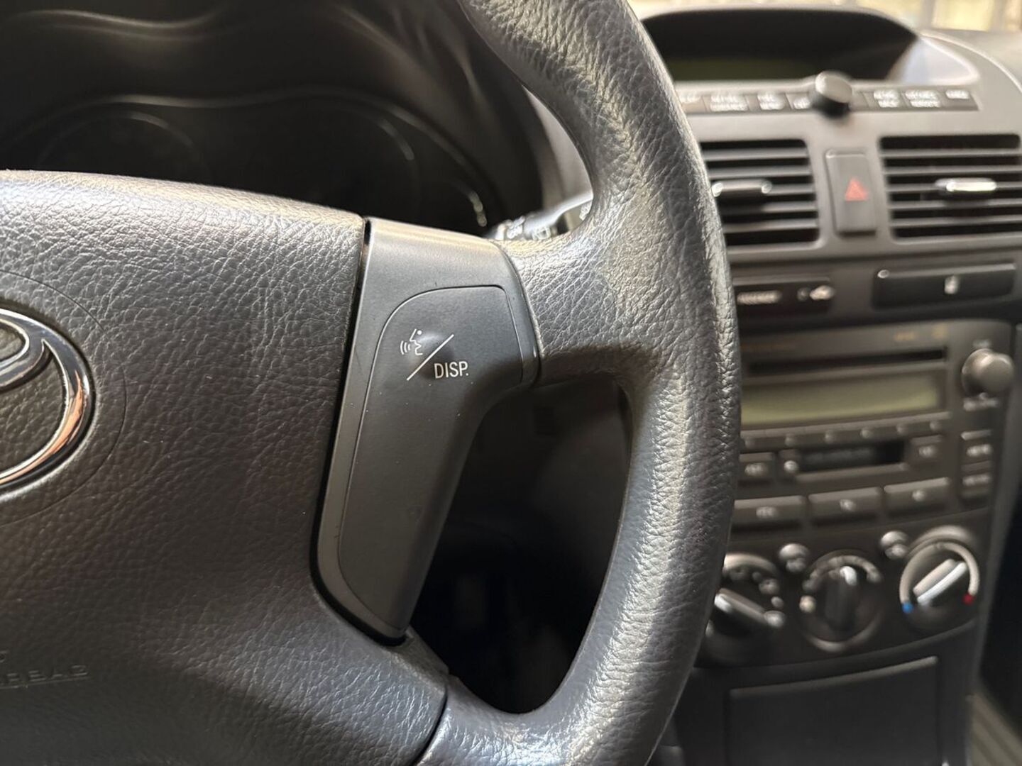 TOYOTA Avensis 2004