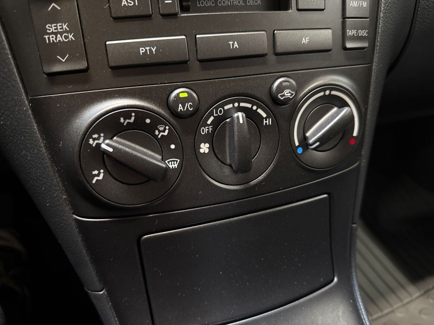 TOYOTA Avensis 2004