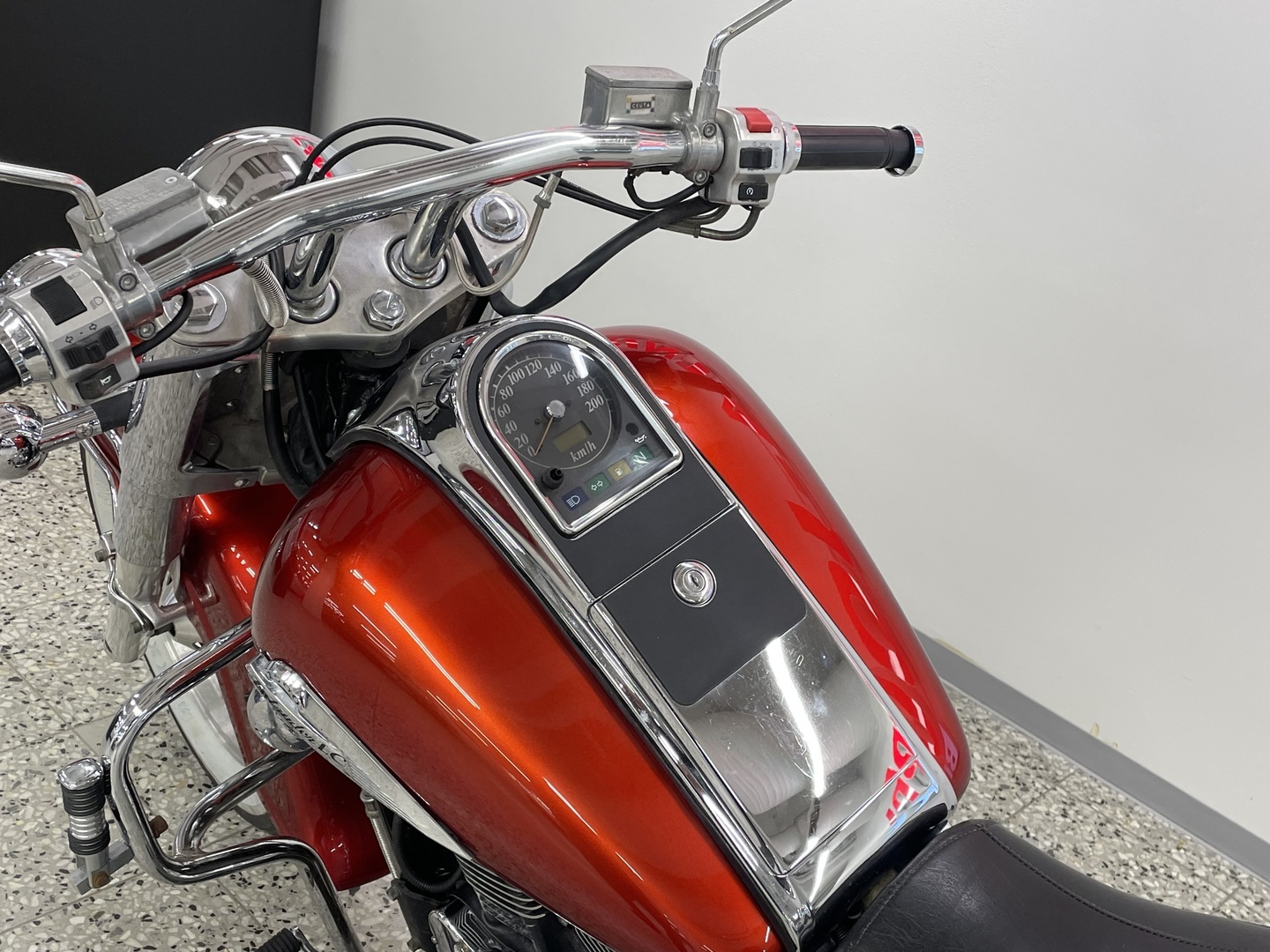 SUZUKI VL 1999