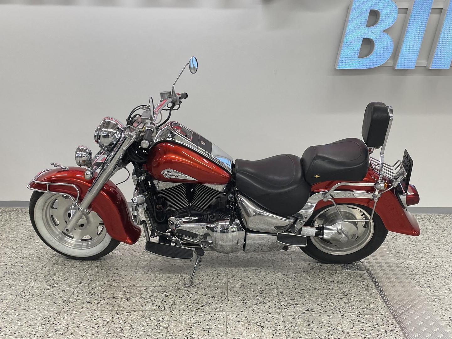 SUZUKI VL 1999