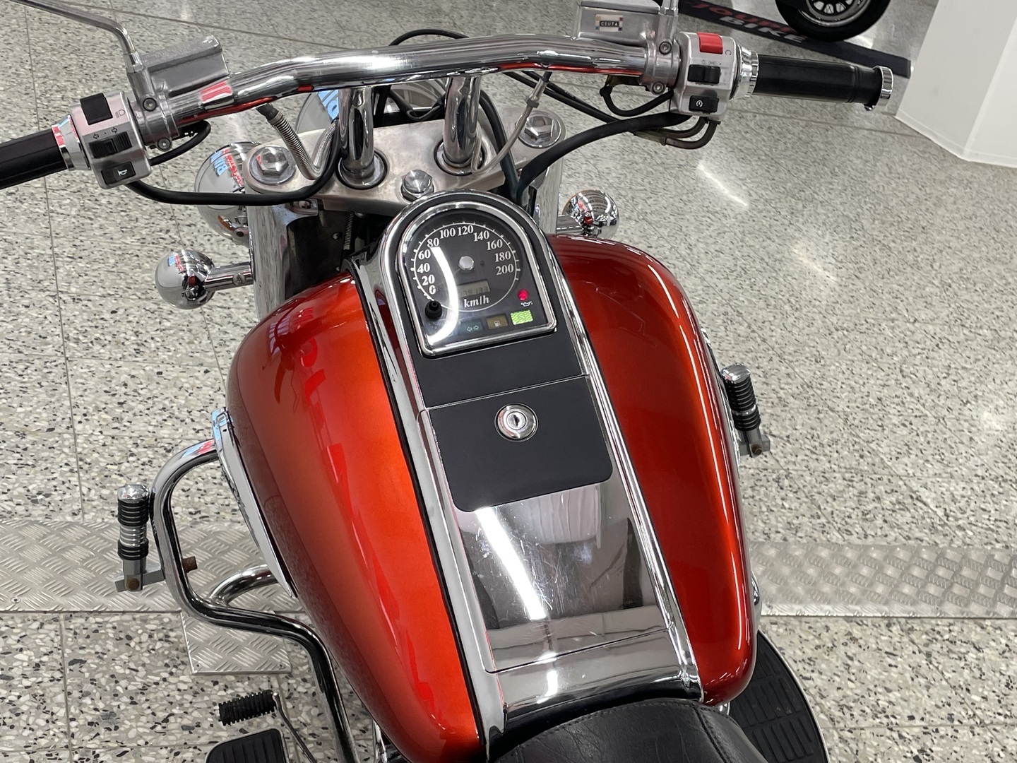 SUZUKI VL 1999