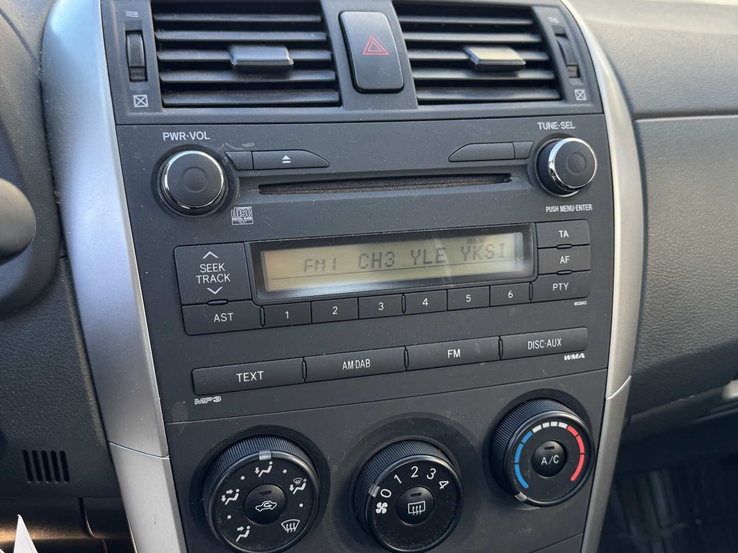TOYOTA Corolla 2011