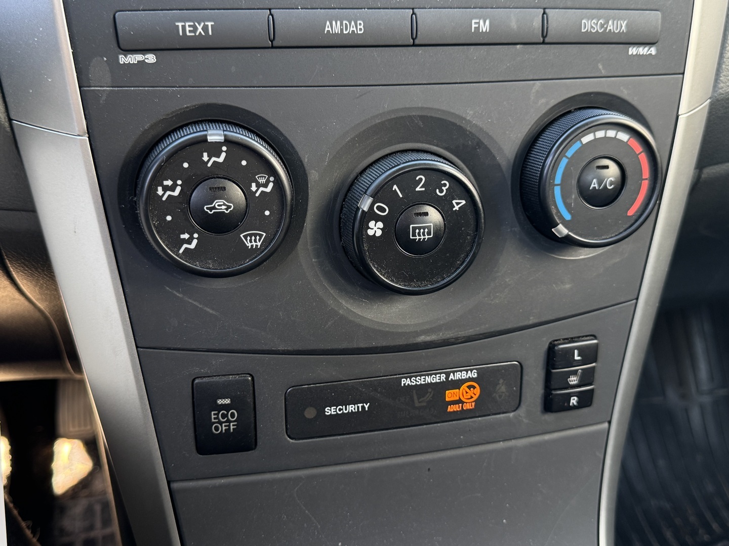 TOYOTA Corolla 2011