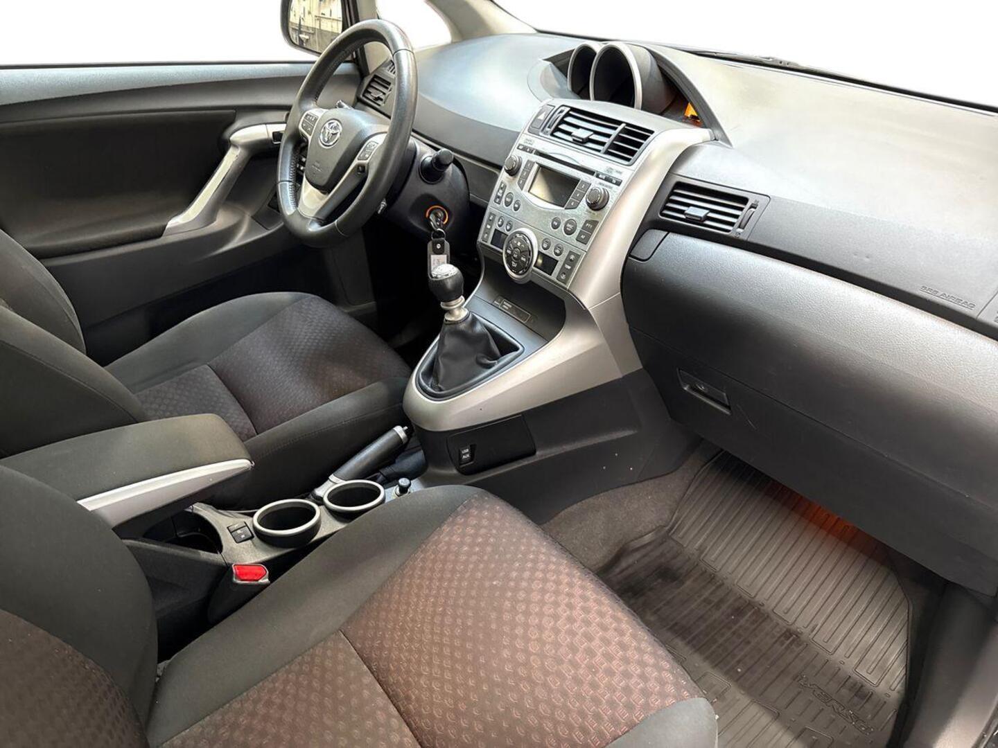 TOYOTA Verso 2011