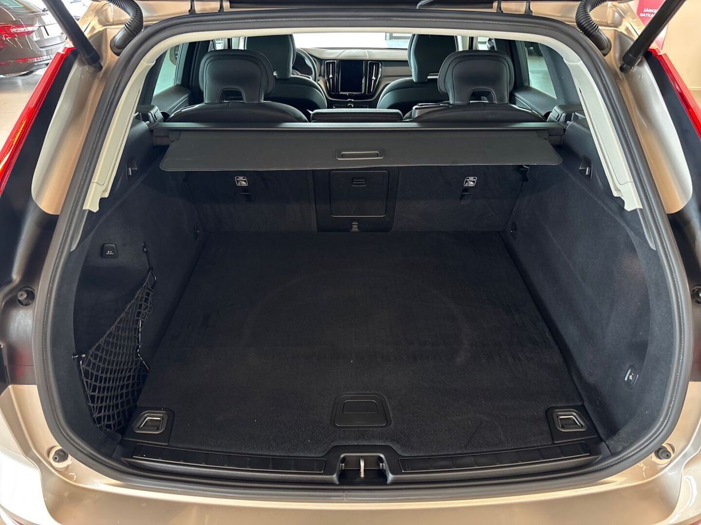 VOLVO XC60 11