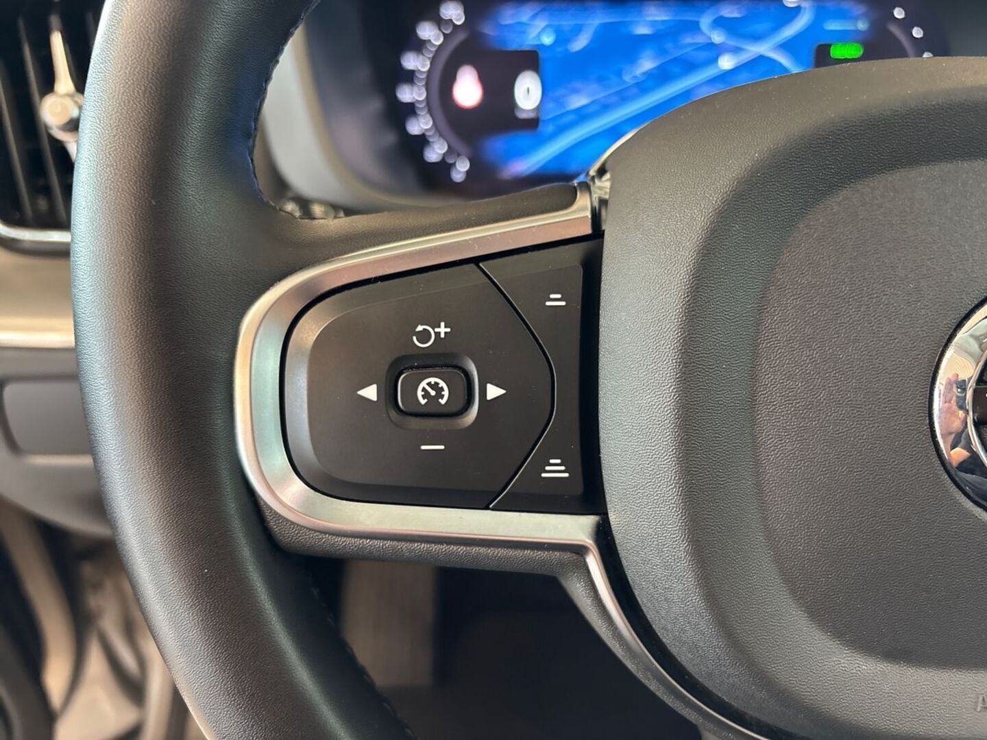 VOLVO XC60 20