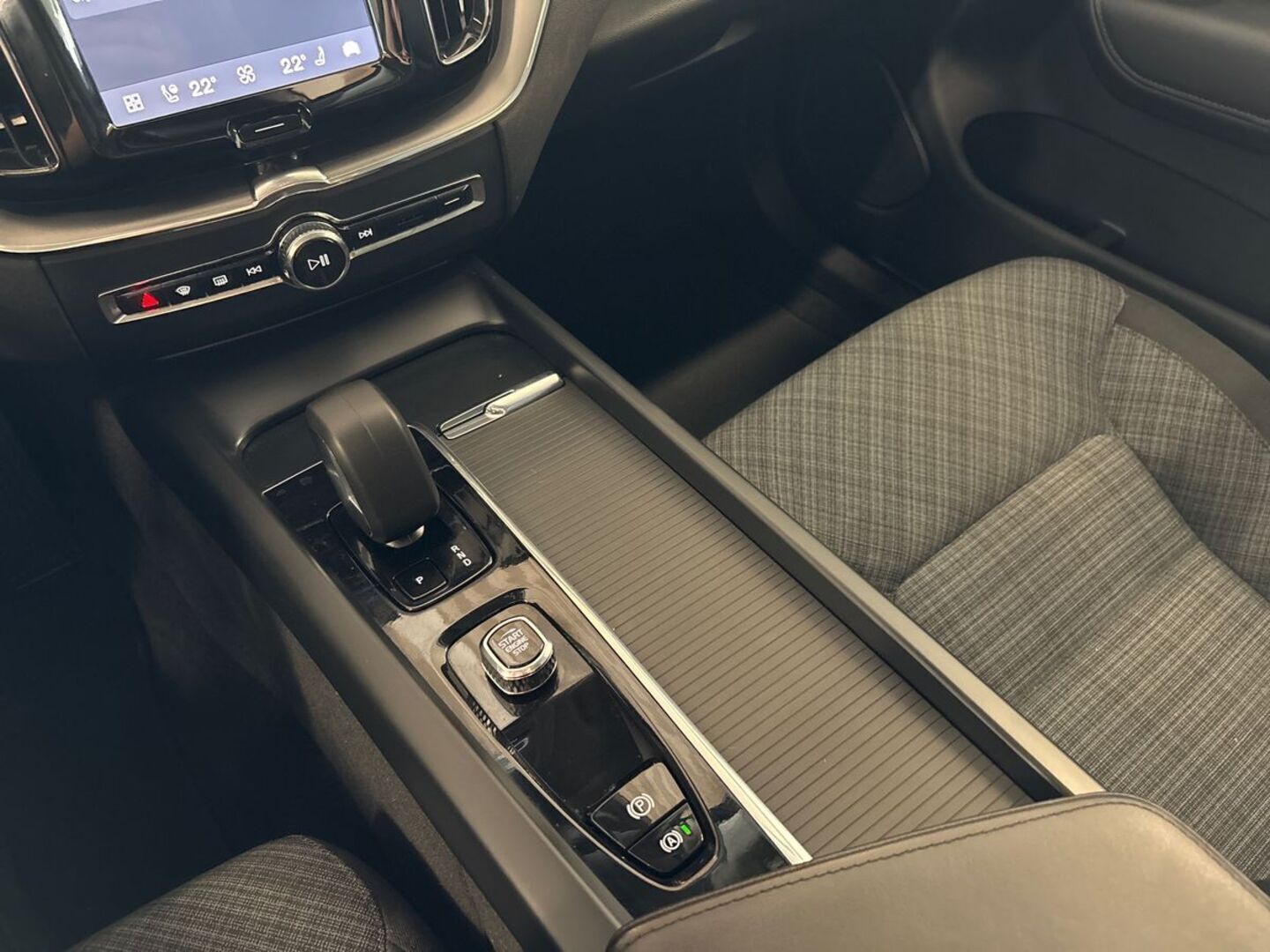 VOLVO XC60 32